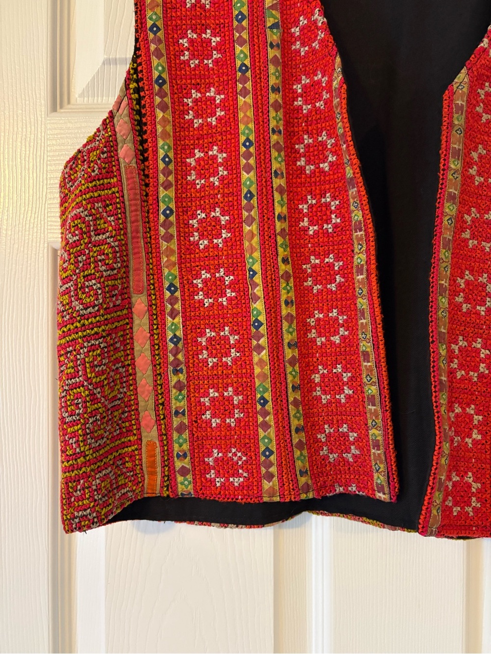 Boho Red Embroidered Vest - Picture 3 of 11